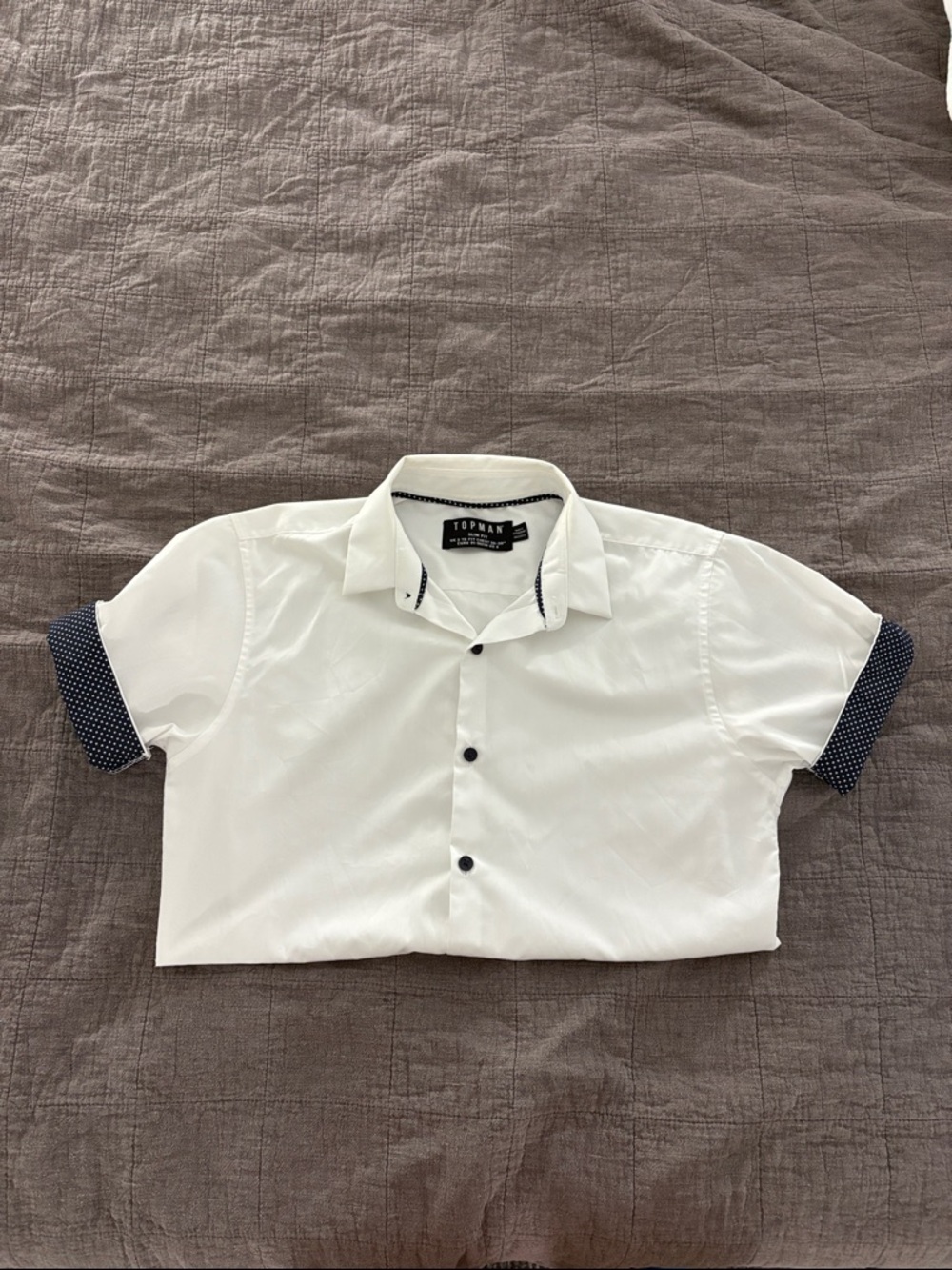 Topman White Short Sleeve Button-Up Shirt with Navy Polka Trim Slim Fit Size S